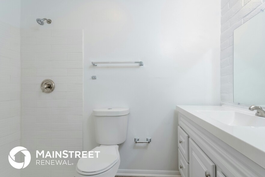 Building Photo - 7321 E Lakeside Dr