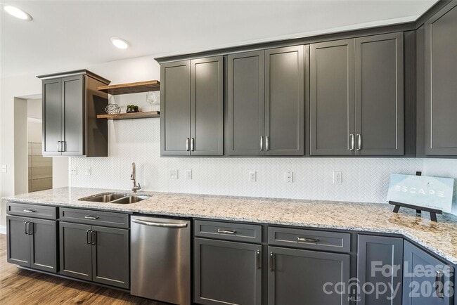 Building Photo - 11507 Vly Oaks Ln