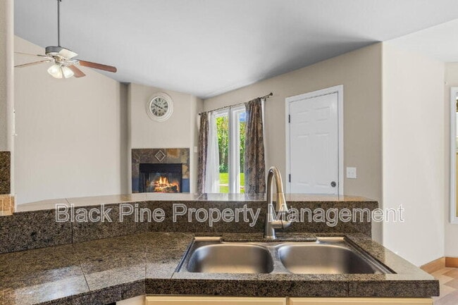 Building Photo - 541 S Canvasback Way