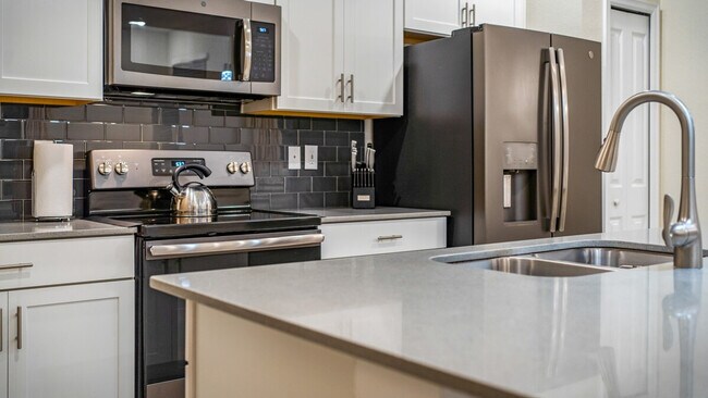 Building Photo - 4804 Lullaby Ln