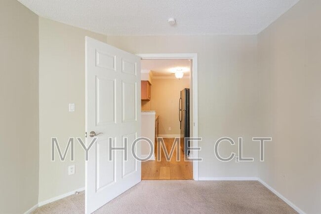 Building Photo - 2516 Cranbrook Ln