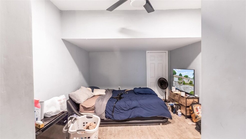 Building Photo - 6624 NW 1st Ct