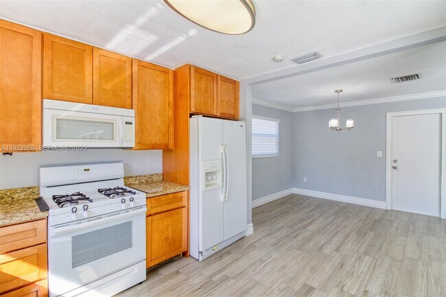 Building Photo - 6510 NW 21st St