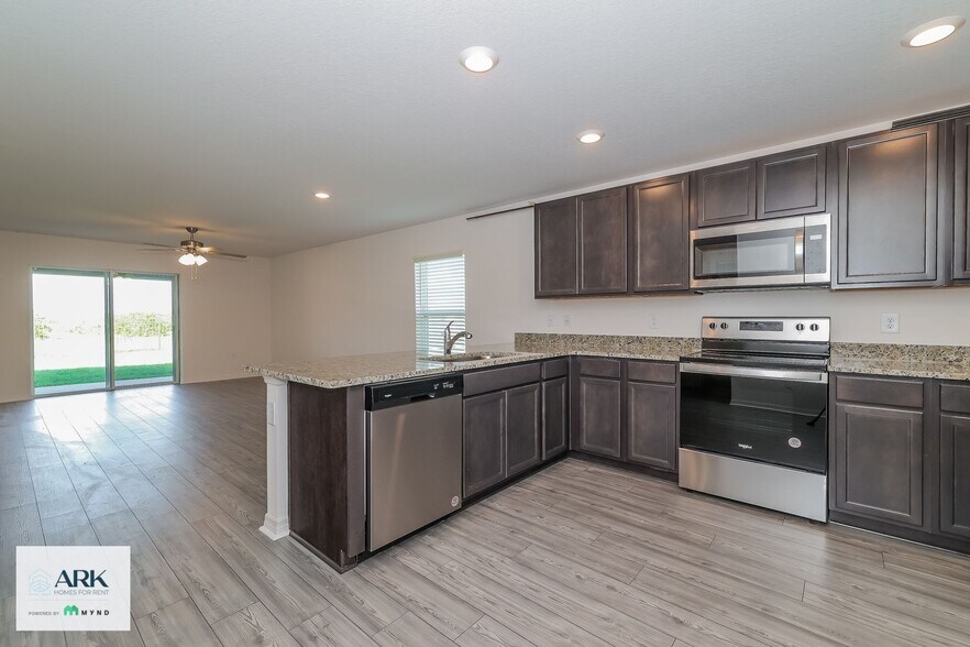 Building Photo - 313 Kensington View Dr