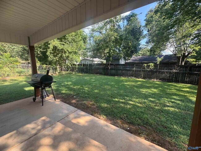 Building Photo - 2117 Atkins Dr NW
