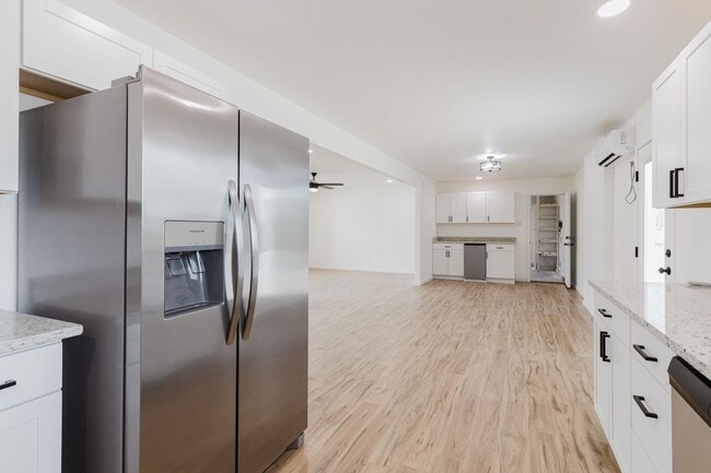 Building Photo - Newly Renovated 3 Bedroom 2 Bath Home