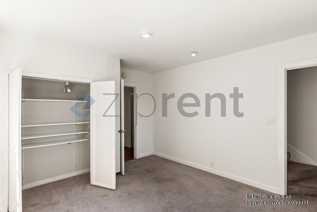 Building Photo - 632 Acacia Ln