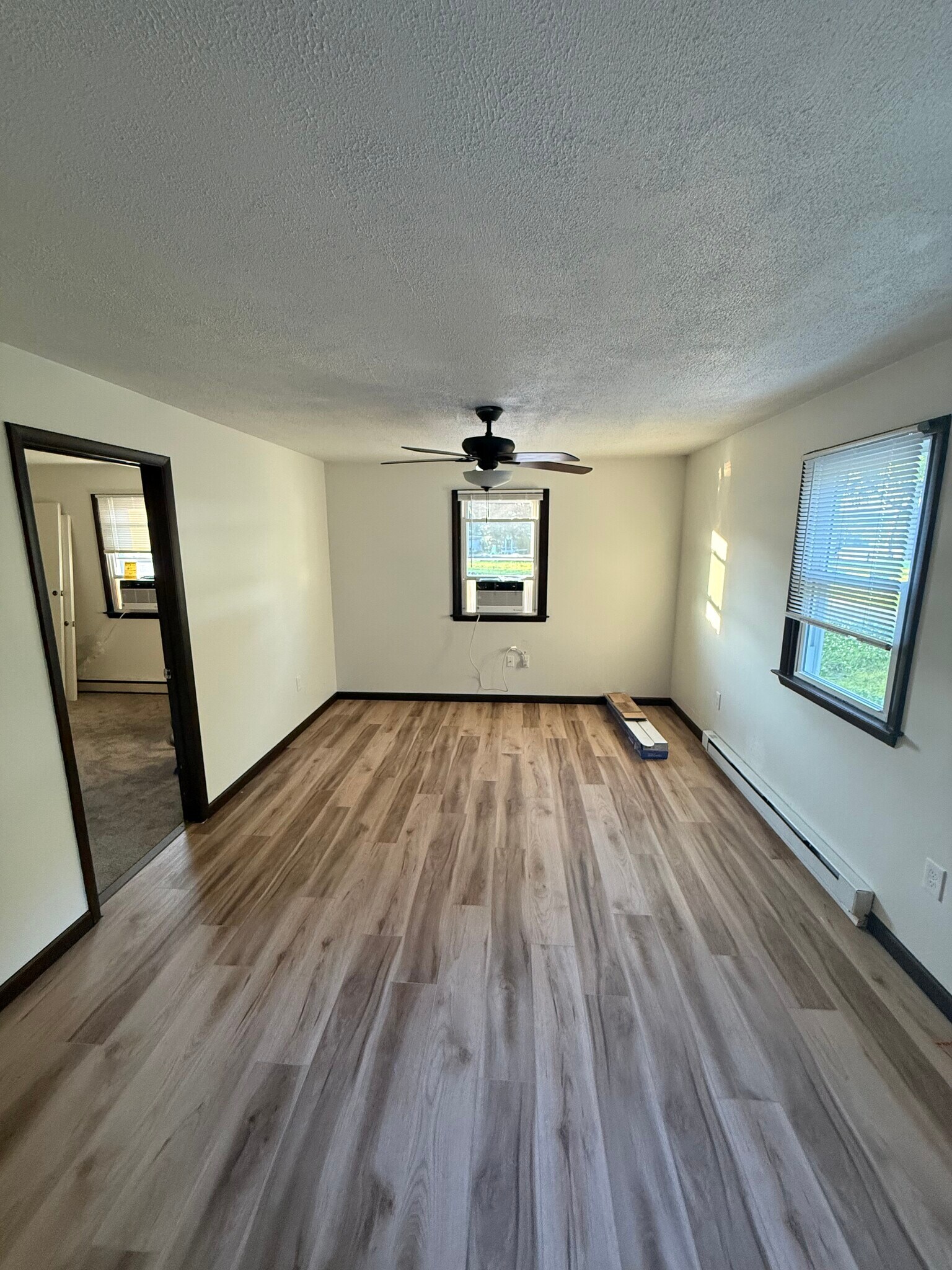 Building Photo - 6820 Rowe Dr