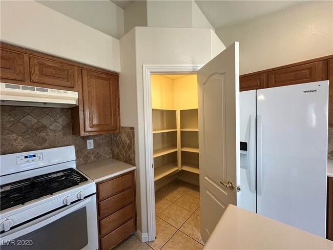Building Photo - 2525 Torch Ave