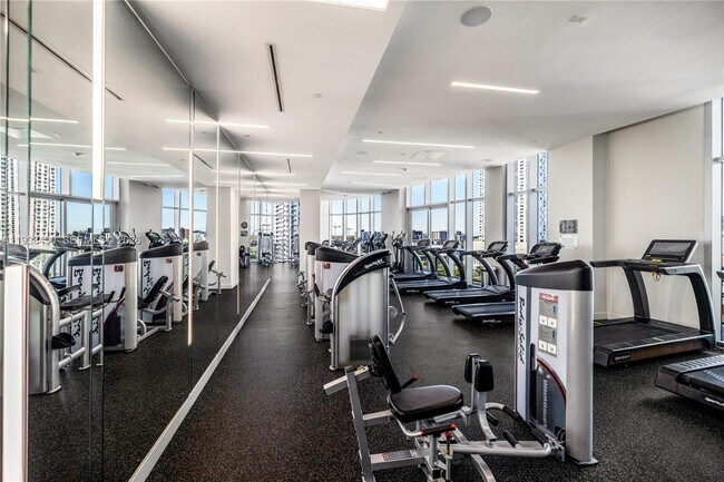 Building Photo - 488 NE 18th St