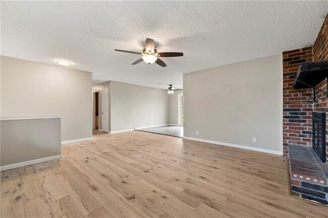 Building Photo - 1306 W Bonnie Ln
