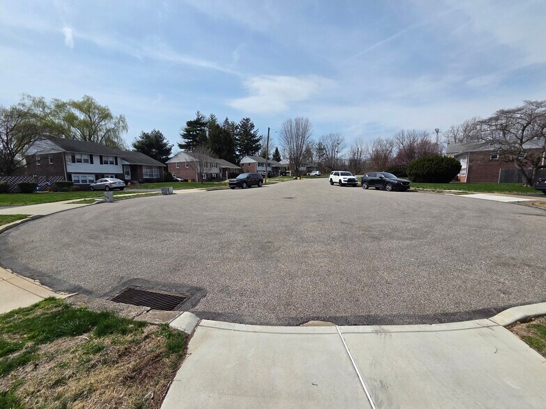 Building Photo - 811 Coppock Ln