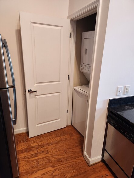 Washer/Dryer - 815 Porter St