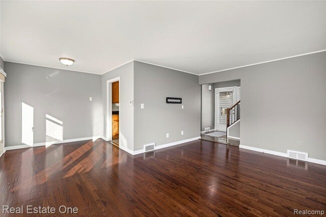 Building Photo - 556 Bloomfield Ct