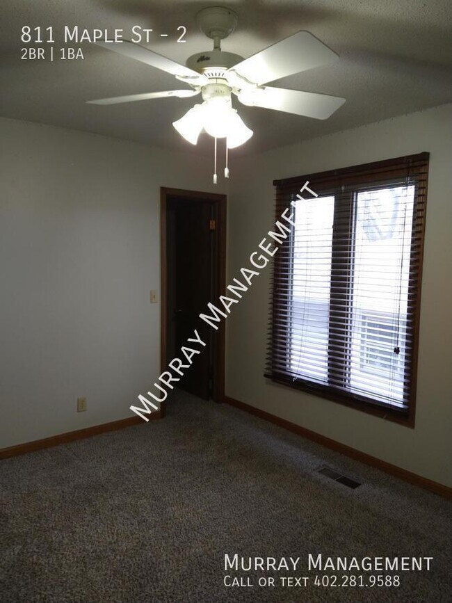 Building Photo - 811 Maple St