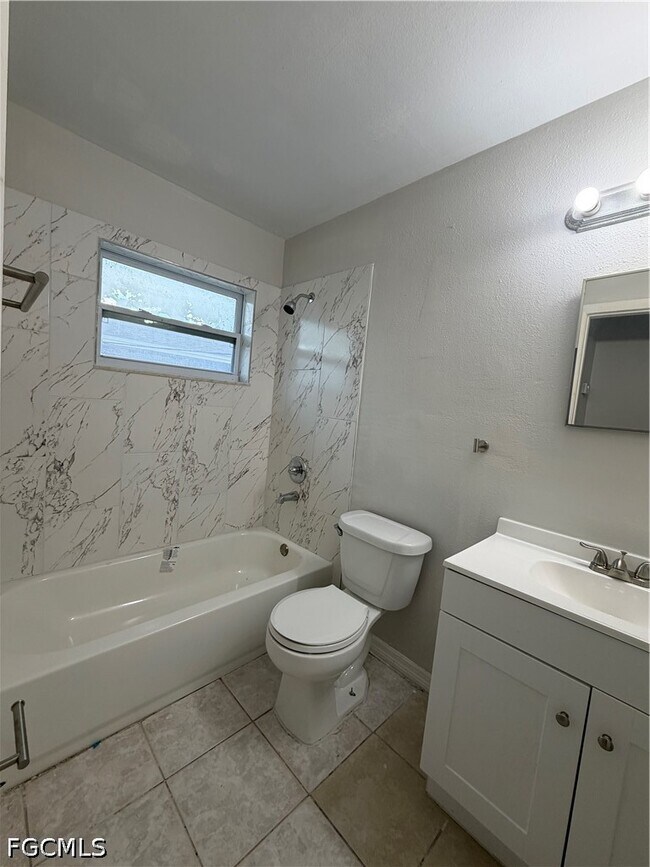 Building Photo - 5517 Sixth Ave