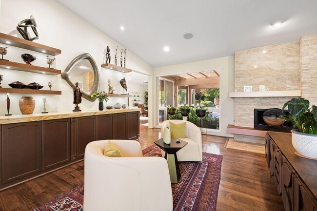 Building Photo - 49105 Casa Del Rio