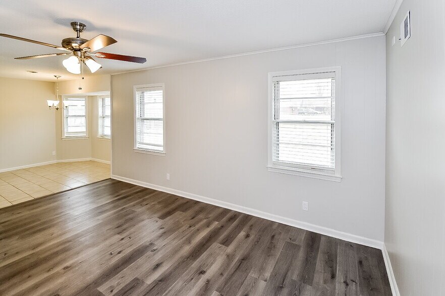 Building Photo - 9077 Neil Ave