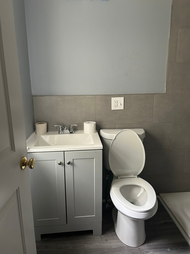 Building Photo - 101 W Gibbs St