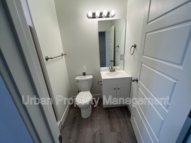 Building Photo - 940 Shadow Brk Ln