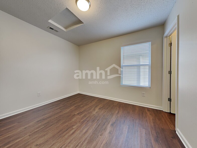 Building Photo - 15511 Sandlands Cir