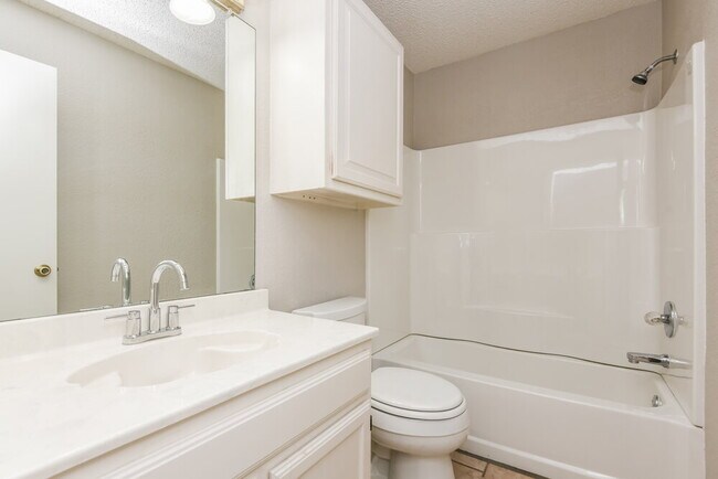 Building Photo - 4079 Tulip Tree Dr