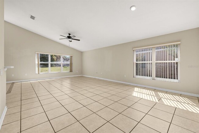 Building Photo - 3145 Stonehurst Cir