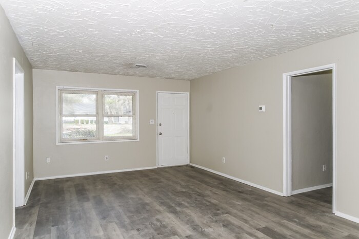 Building Photo - 2250 Darlington Dr