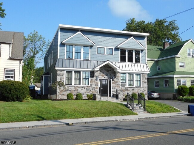 Building Photo - 68 Caldwell Pl
