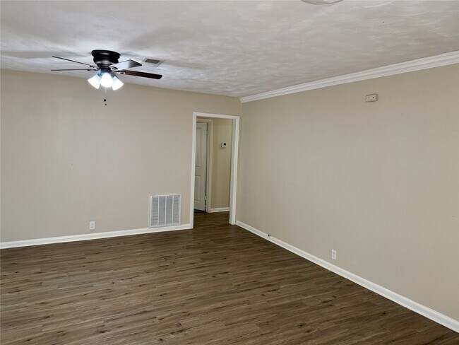 Building Photo - 6144 Doulton Dr