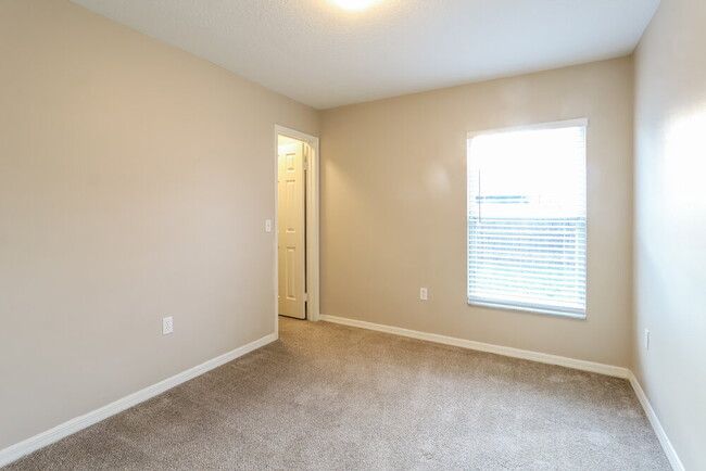 Building Photo - 1411 Wickford Pl