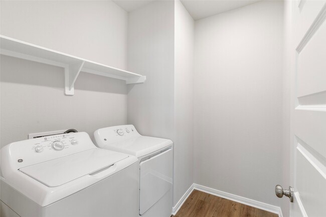 Building Photo - 15195 Still Water Mdw Lp