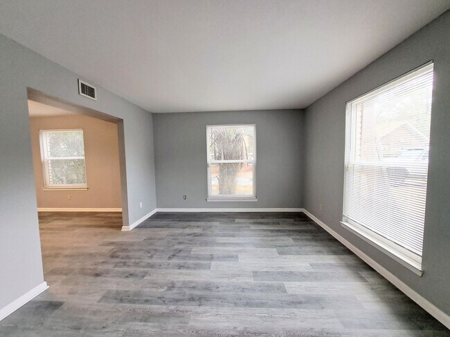Building Photo - 4BR/3BA Updated Home
