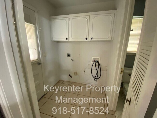 Building Photo - 3 Bed | 2 Full Bath | 31st & Memorial