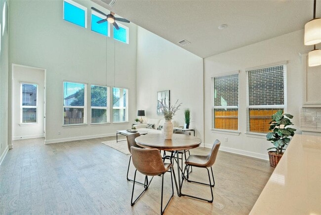 Building Photo - 245 Darley Oak Dr