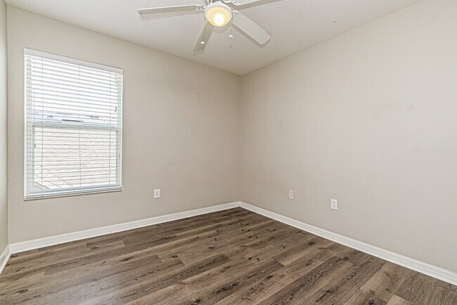 Building Photo - 3348 Thistledown Ln