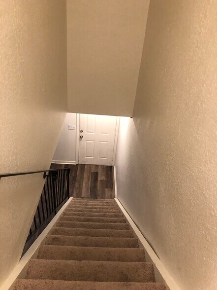 Building Photo - 227 Dorn Ave