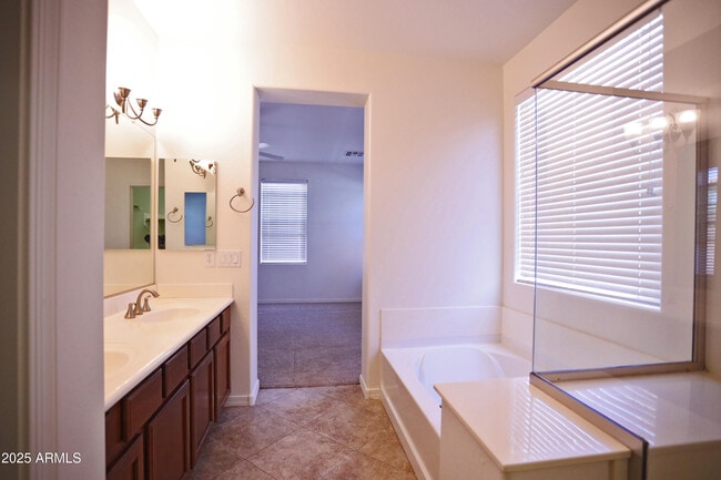 Building Photo - 4690 S Twinleaf Dr