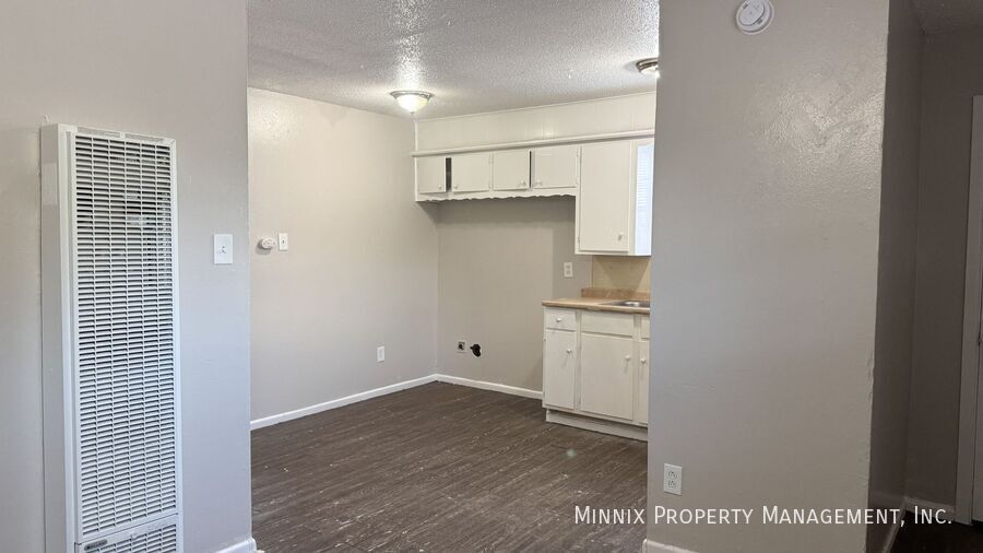 Building Photo - 3102 Ave. N-