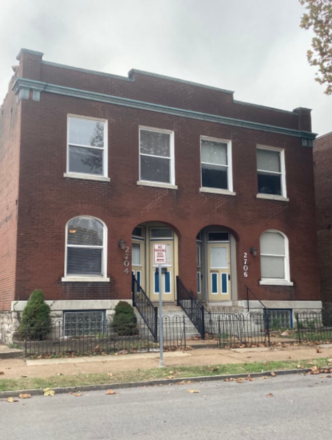 Building Photo - 2704 Arsenal St