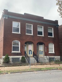 Building Photo - 2704 Arsenal St
