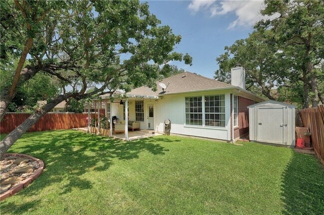 Building Photo - 1705 Azalea Dr