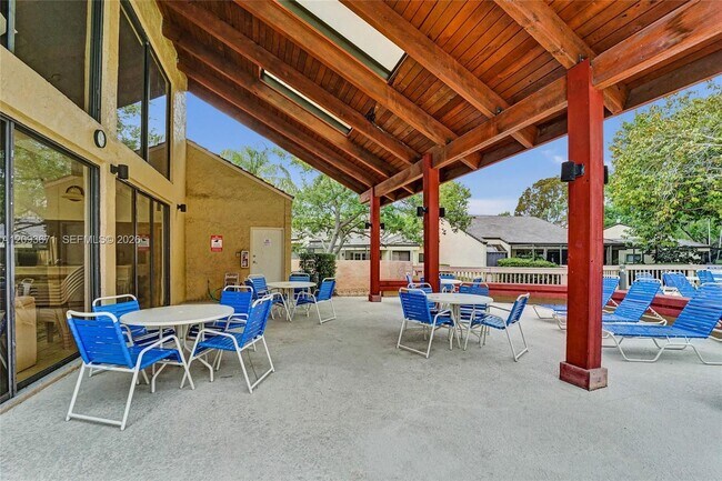 Building Photo - 465 NW 95th Ave