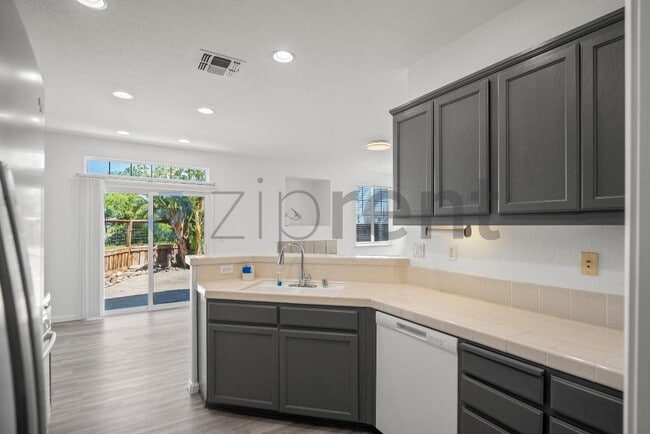 Building Photo - 406 Cape May Ct