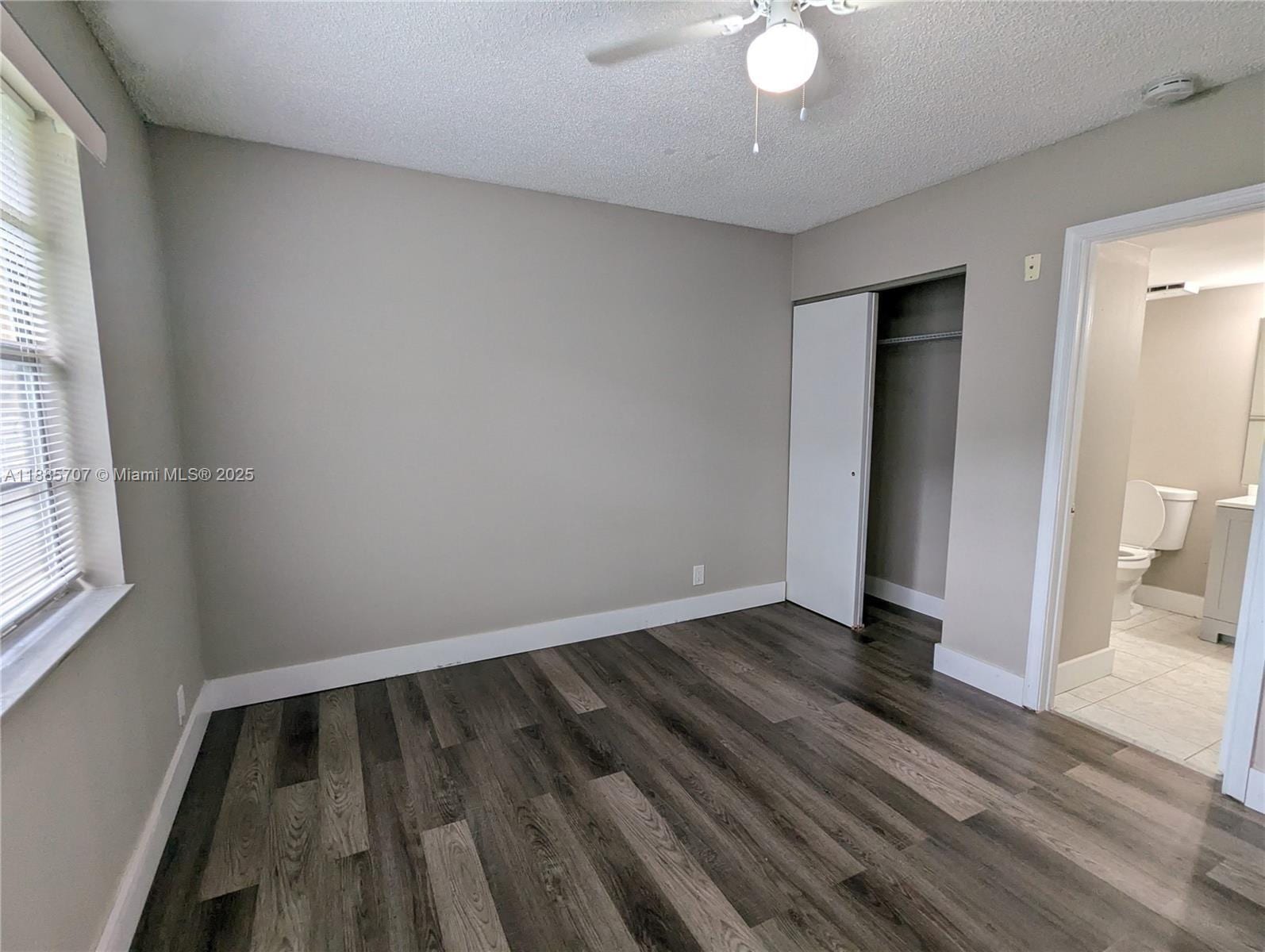 Building Photo - 10224 Twin Lakes Dr