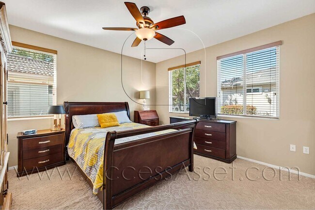 Building Photo - 55+ Age Community – Charming 2 Bed / 2 Bat...