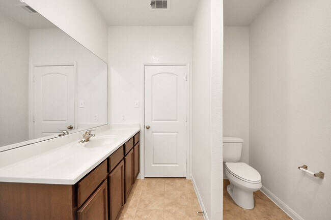 Building Photo - 9526 Opal Gates Dr