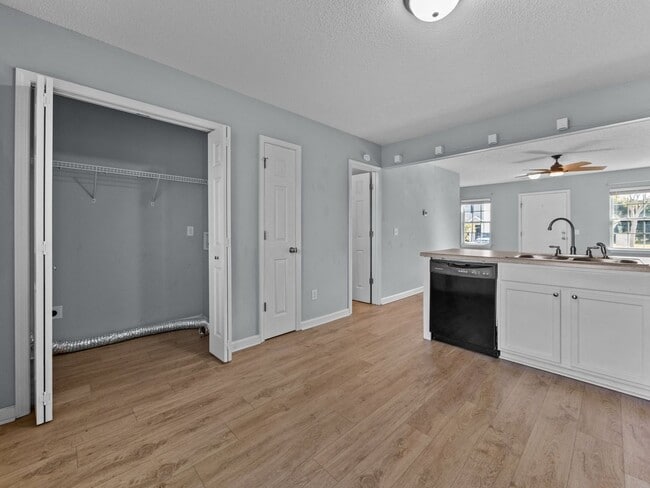 Building Photo - Welcome to Raymond's Landing!