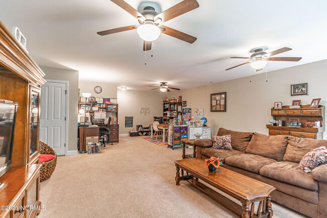 Building Photo - 55 Bridle Path Cir