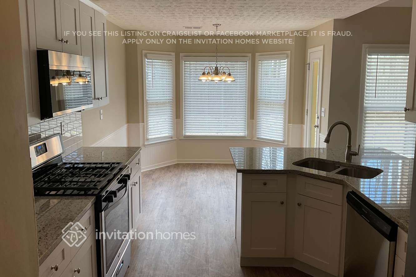 Building Photo - 5056 Hopeland Dr